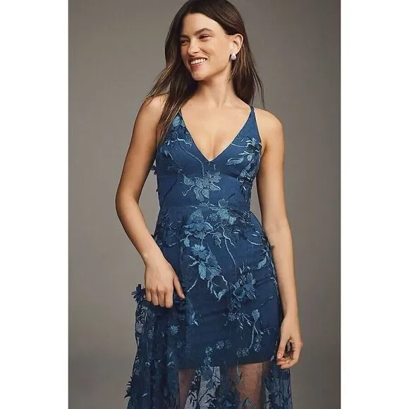 dress the population sidney v-neck a-line lace floral appliqu gown Dress the Population Sidney Gown - Grey